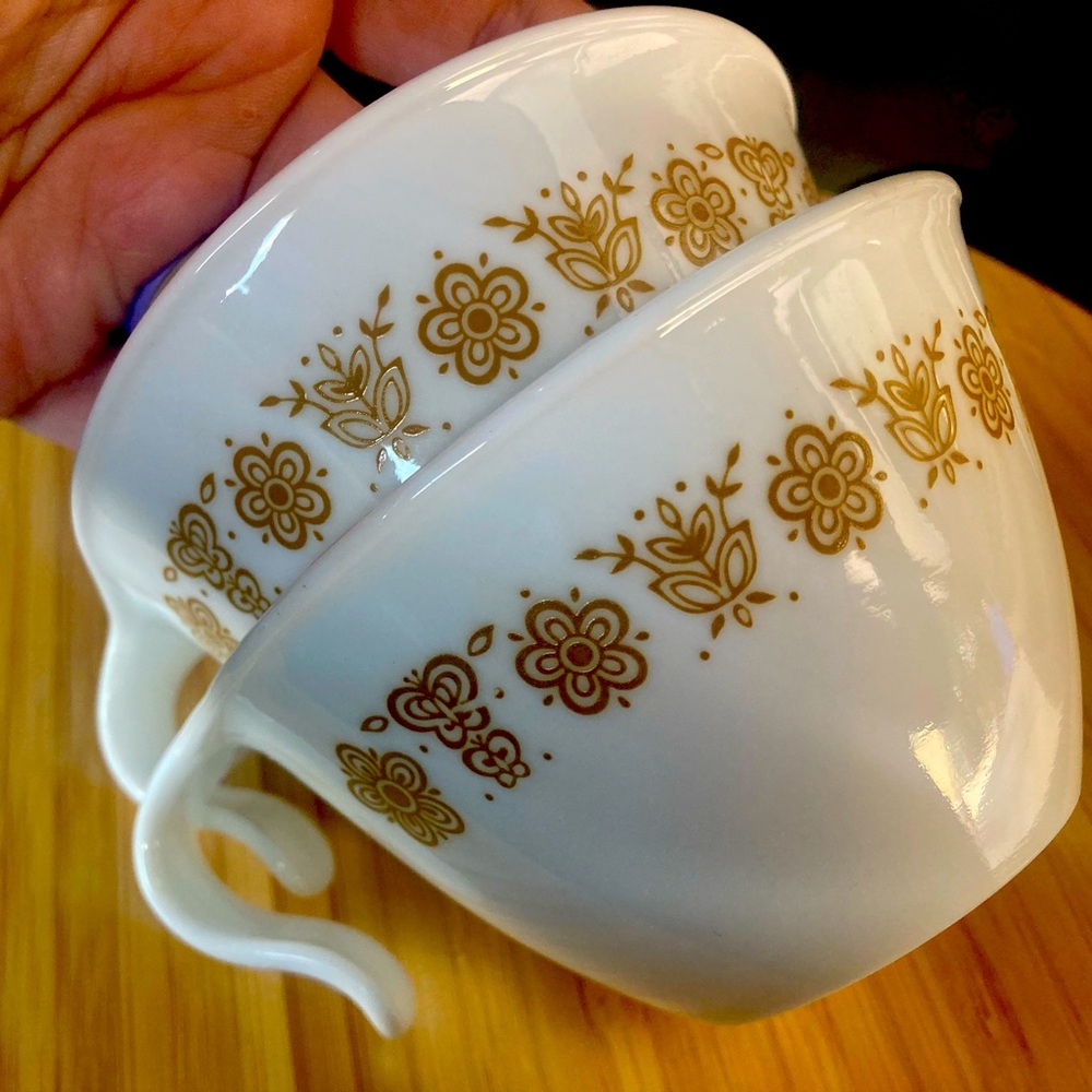 Corelle USA white/gold glass Corning ware matching set pair vintage tea cups